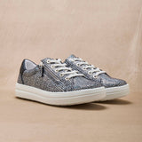 Wide feet sneakers