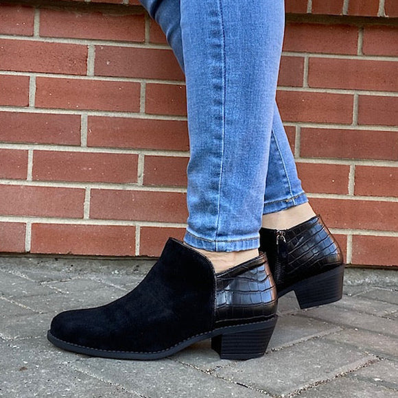 Black Wide-Fit Vionic Ankle Boots